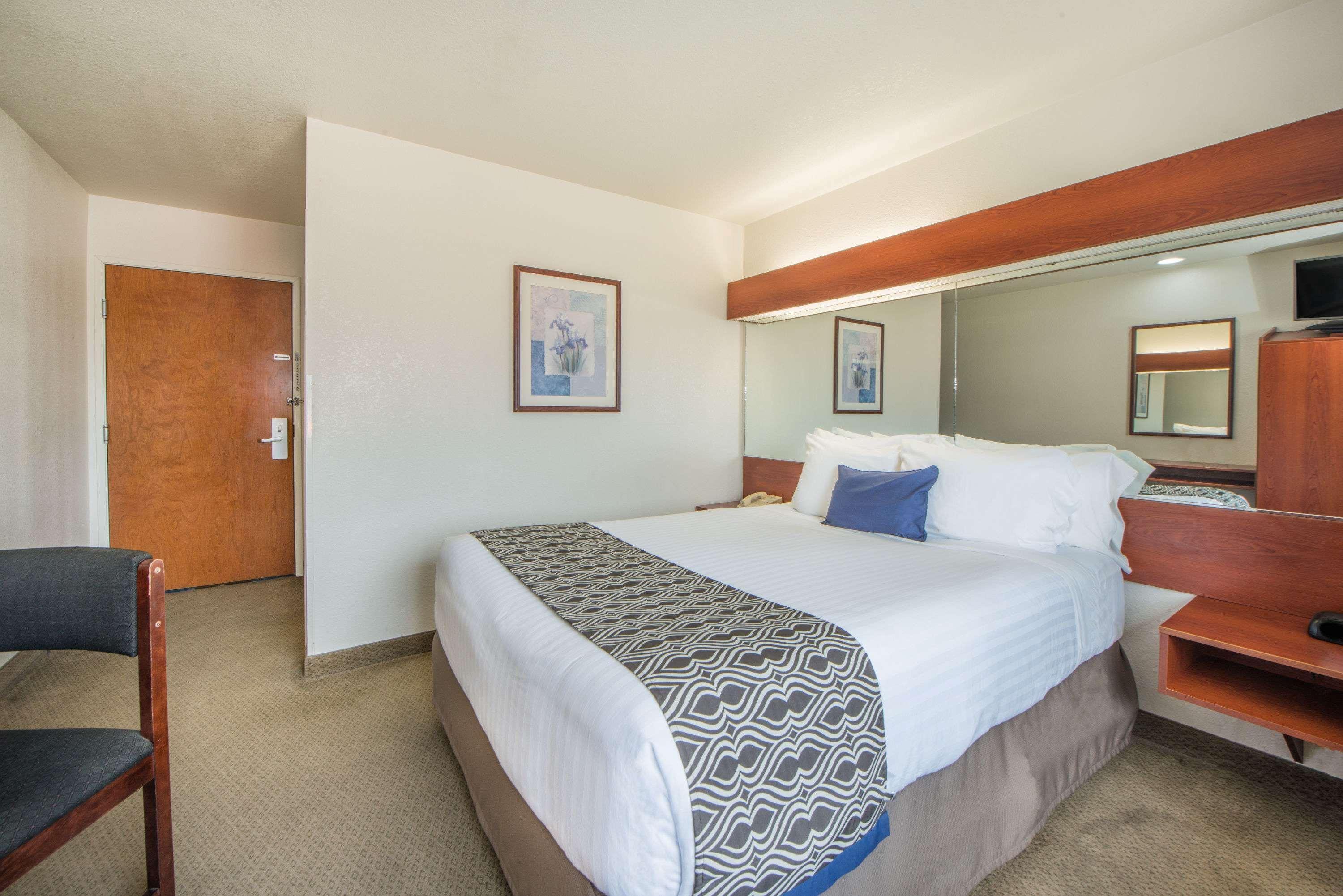 Microtel Inn And Suites By Wyndham Miami Ok Ngoại thất bức ảnh