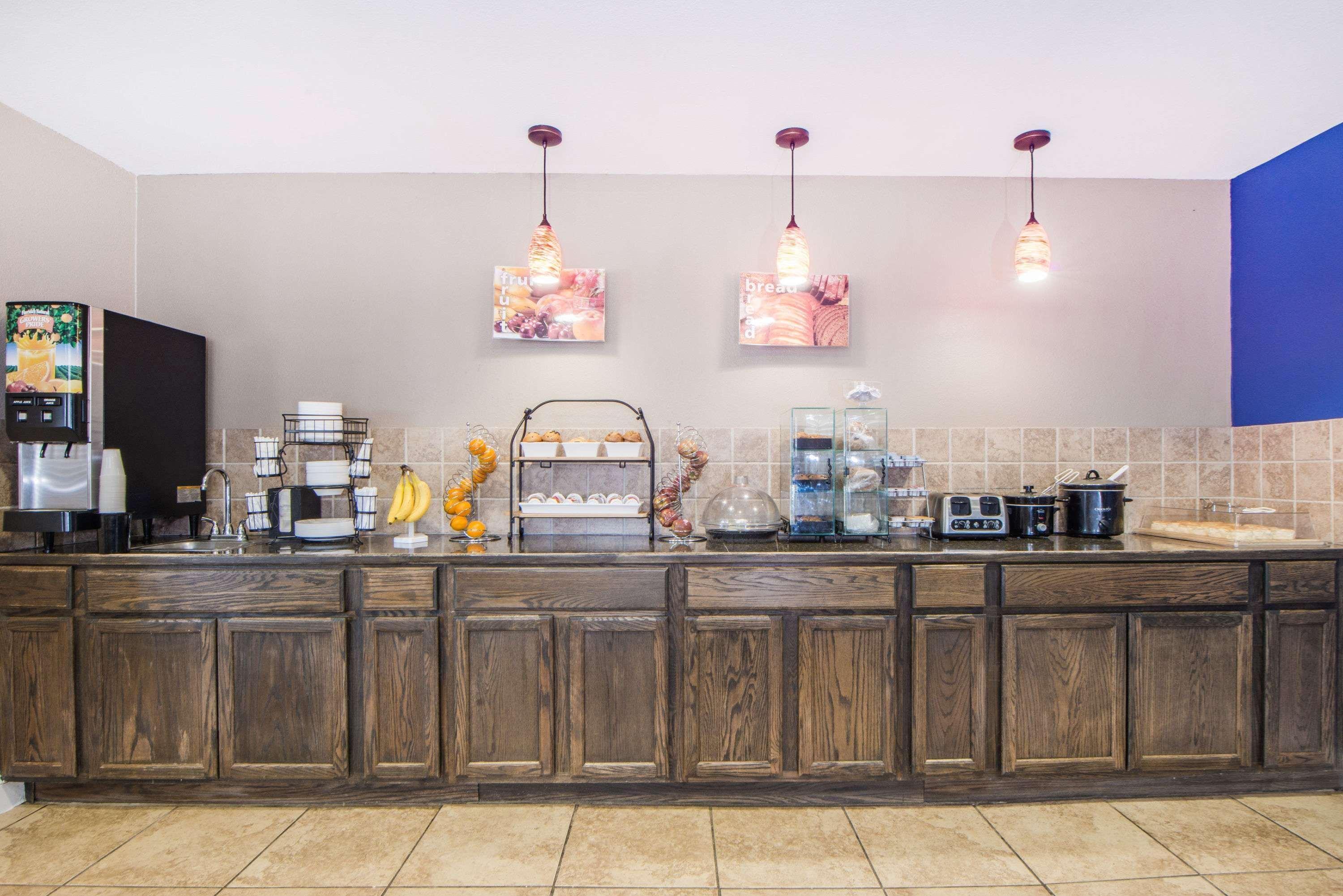 Microtel Inn And Suites By Wyndham Miami Ok Ngoại thất bức ảnh