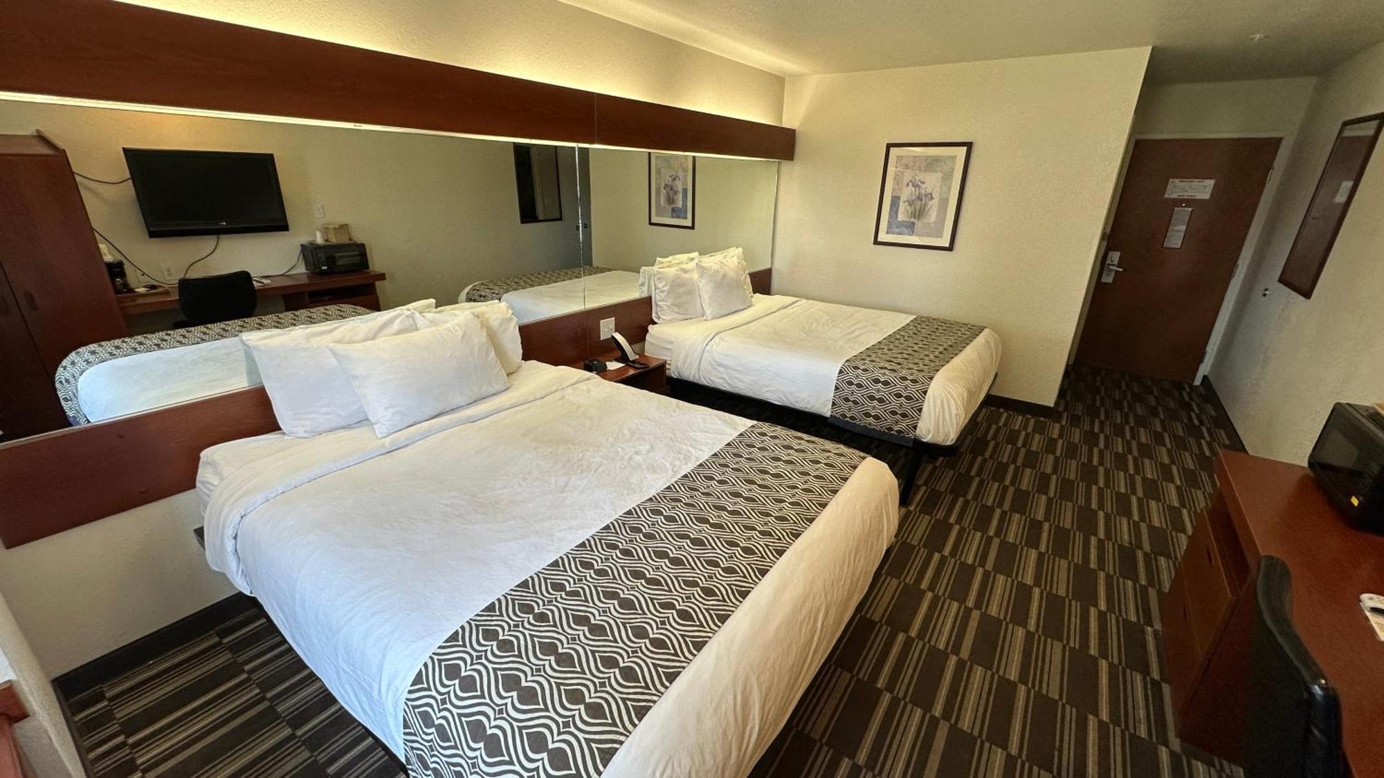 Microtel Inn And Suites By Wyndham Miami Ok Ngoại thất bức ảnh
