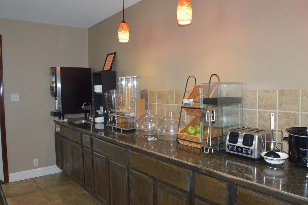 Microtel Inn And Suites By Wyndham Miami Ok Ngoại thất bức ảnh